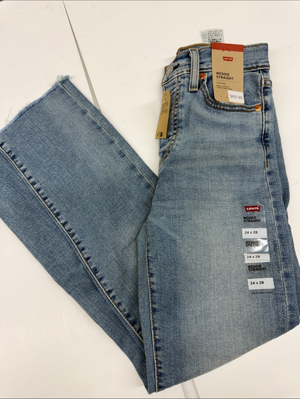 NEW Levi's Women’s Light Blue Wedgie Straight Jeans 24 x 28